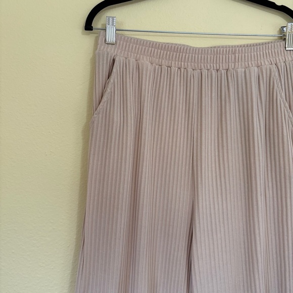 Wide Leg Pants - Large - Picture 2 of 4